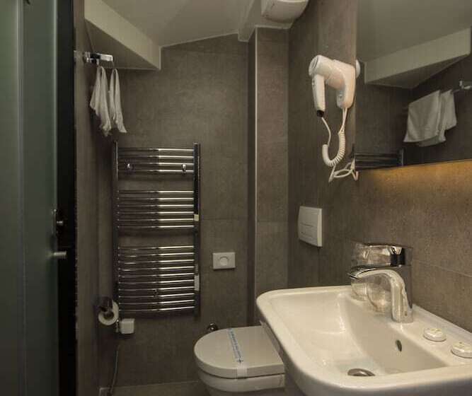 Economy Triple Room, Garni Hotel Boutique 25h