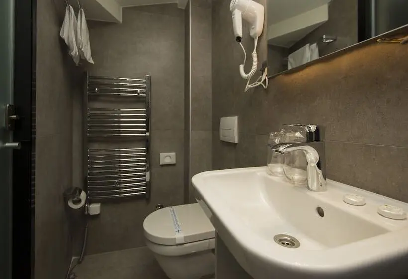 Economy Triple Room, Garni Hotel Boutique 25h