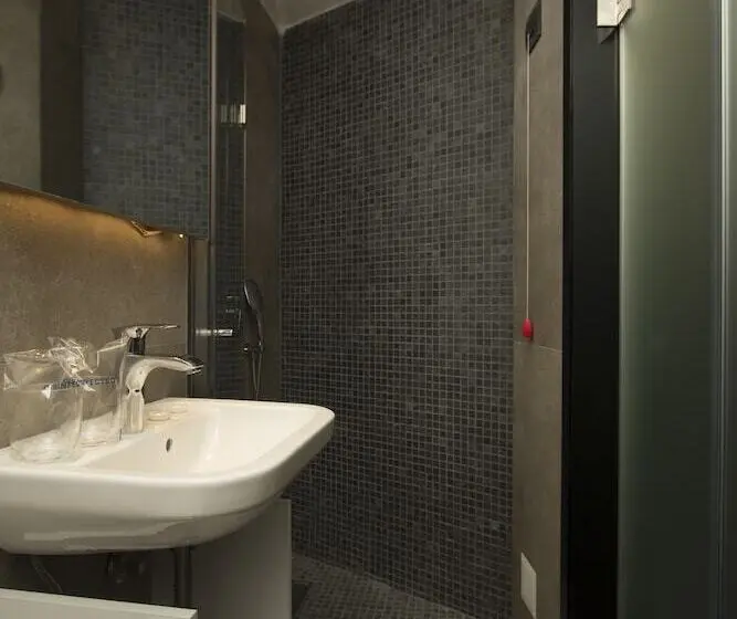Economy Triple Room, Garni Hotel Boutique 25h