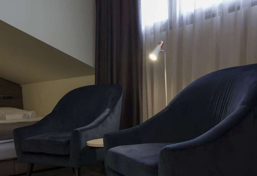 Economy Triple Room, Garni Hotel Boutique 25h