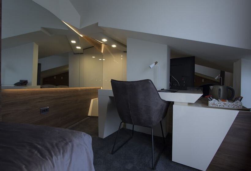 Economy Triple Room, Garni Hotel Boutique 25h