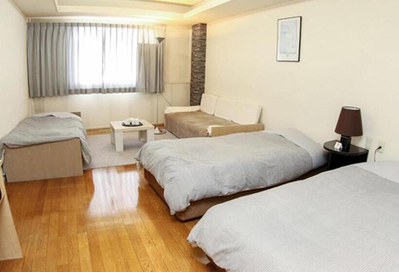 اتاق استاندارد, Resort Hotel Front Stage