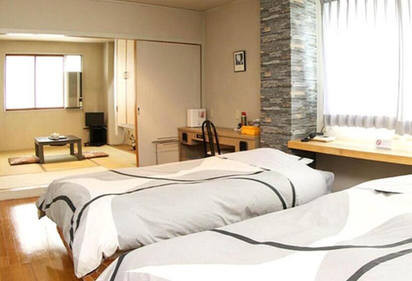 اتاق استاندارد, Resort Hotel Front Stage