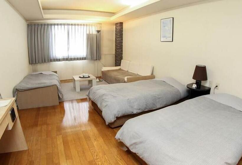 اتاق استاندارد, Resort Hotel Front Stage