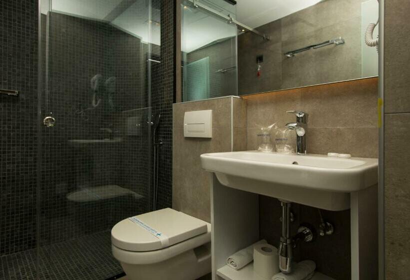 اتاق لوکس سه تخته, Garni Hotel Boutique 25h