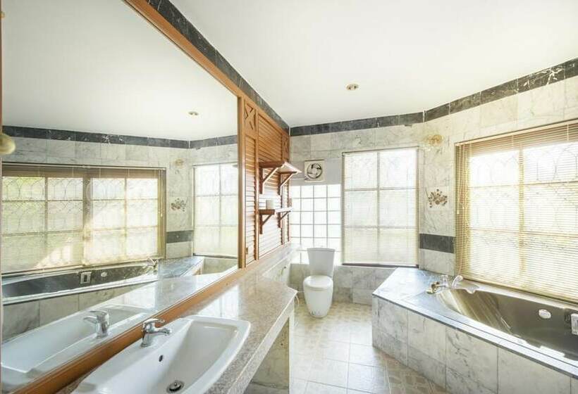 קוטג' דלוקס, Ivy Cottage By Qiu