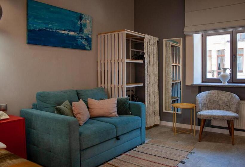 سوییت جونیور, Manna Boutique