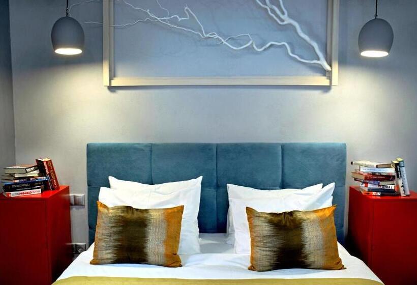 سوییت جونیور, Manna Boutique