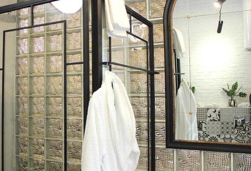 سوییت, Manna Boutique