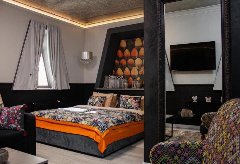 سوییت, Manna Boutique