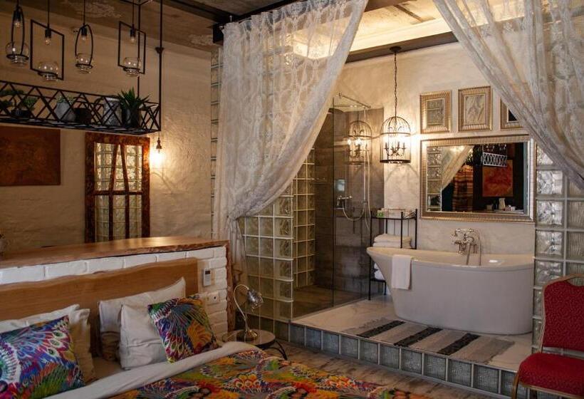 سوییت لوکس, Manna Boutique