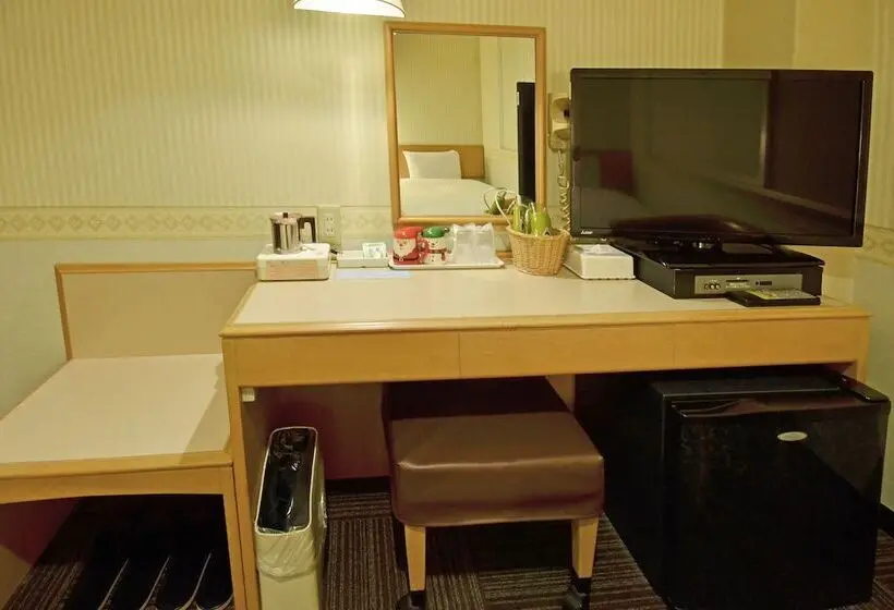 Standard Yhden Hengen Huone, Omura Central