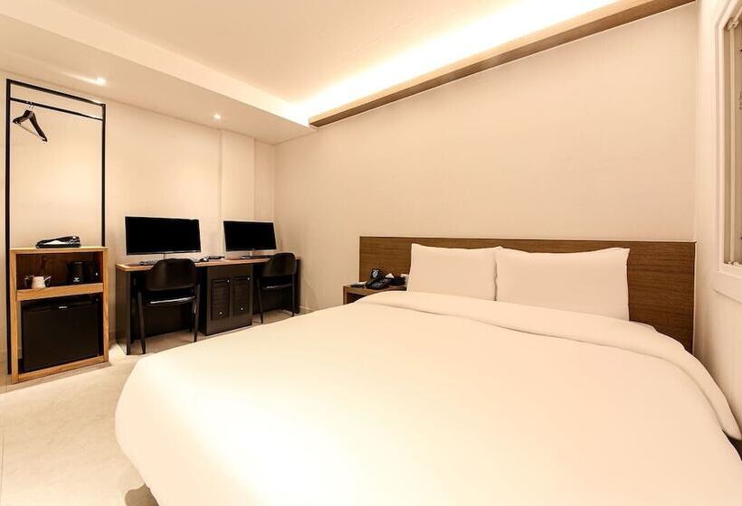 Номер Deluxe, Busan Seomyeon Business Hotel J7