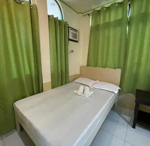 اتاق استاندارد چهار تخته, Austrias Guest House