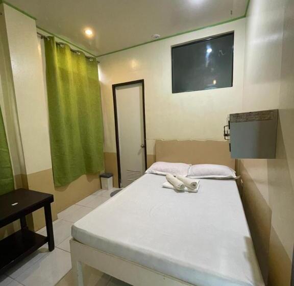 اتاق استاندارد چهار تخته, Austrias Guest House