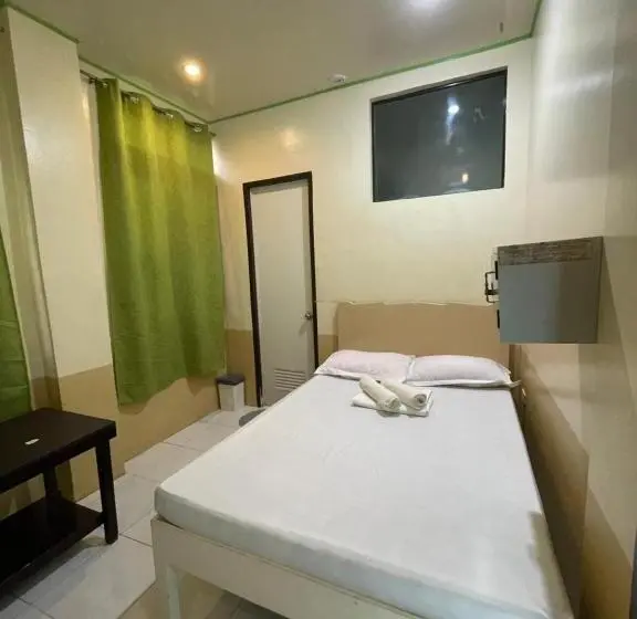 اتاق استاندارد چهار تخته, Austrias Guest House
