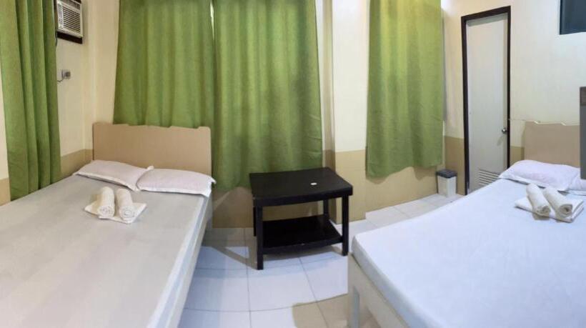 اتاق استاندارد چهار تخته, Austrias Guest House