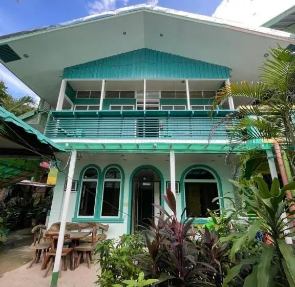 اتاق استاندارد با سرویس بهداشتی مشترک, Austrias Guest House