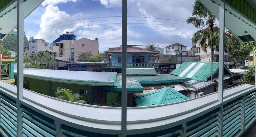 اتاق استاندارد با سرویس بهداشتی مشترک, Austrias Guest House