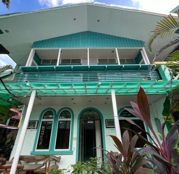 اتاق استاندارد با سرویس بهداشتی مشترک, Austrias Guest House