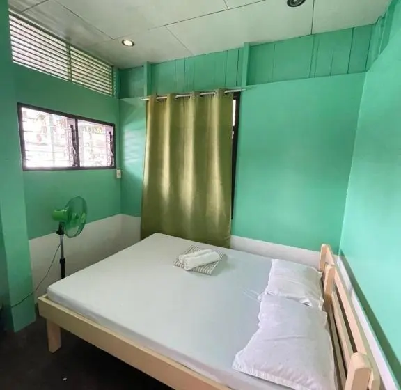اتاق استاندارد با سرویس بهداشتی مشترک, Austrias Guest House
