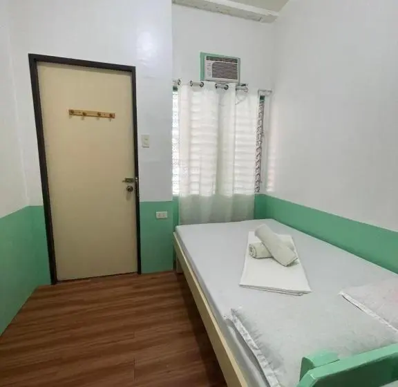 اتاق استاندارد یک تخته با سرویس بهداشتی مشترک, Austrias Guest House
