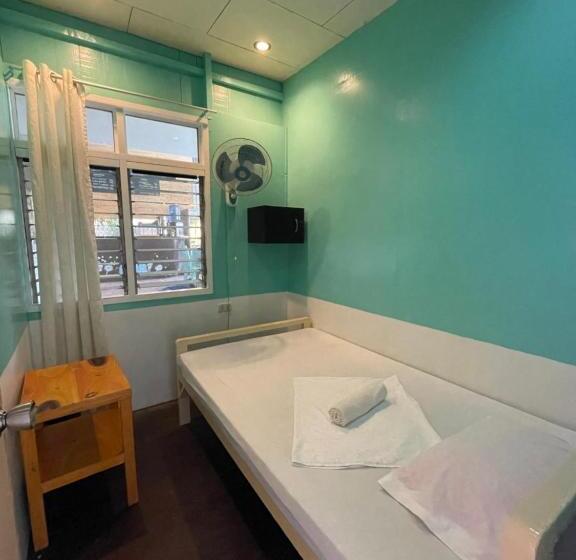 اتاق استاندارد یک تخته با سرویس بهداشتی مشترک, Austrias Guest House