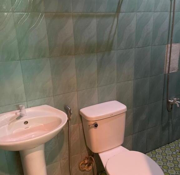 اتاق استاندارد چهار تخته, Austrias Guest House