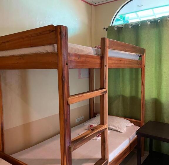 4인용 스탠다드 룸, Austrias Guest House