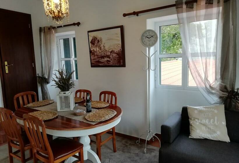 침실 3개 주택, Grannys Farm