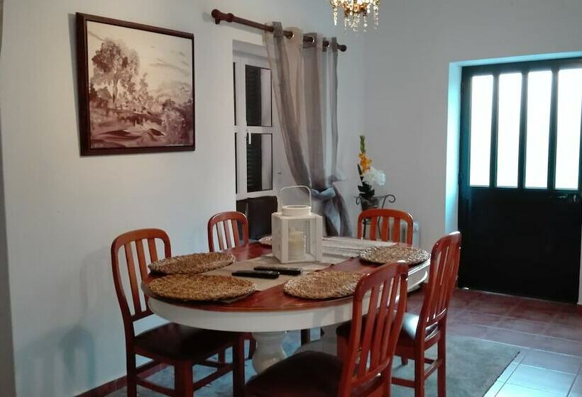 침실 3개 주택, Grannys Farm