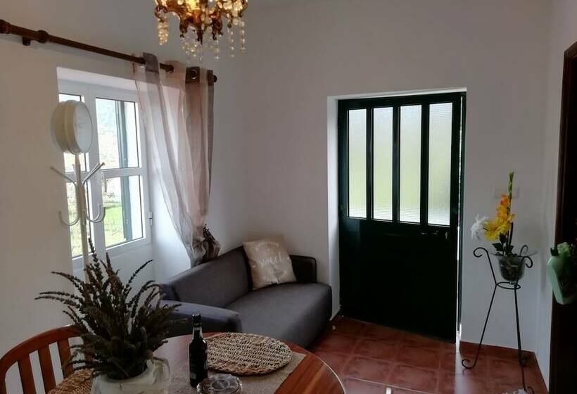 침실 3개 주택, Grannys Farm