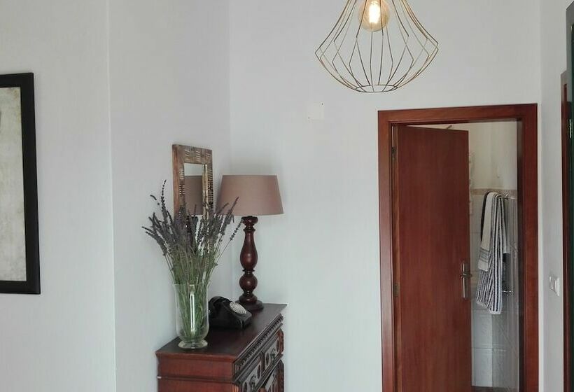 침실 3개 주택, Grannys Farm