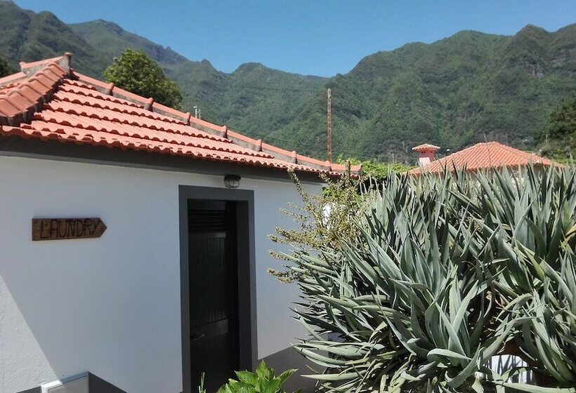 침실 3개 주택, Grannys Farm