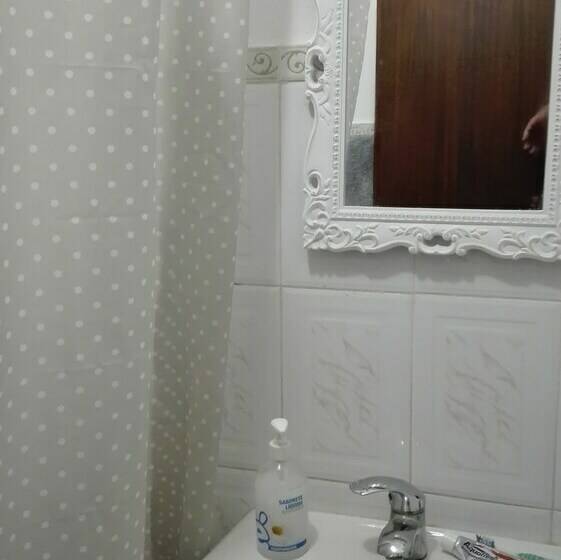 침실 3개 주택, Grannys Farm