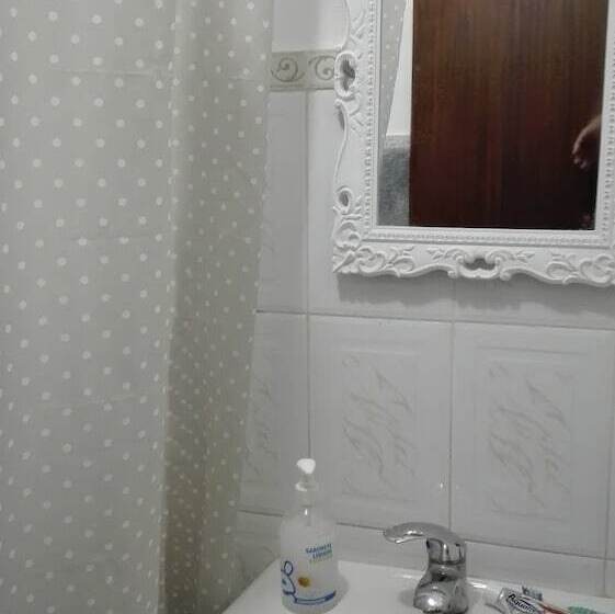 침실 3개 주택, Grannys Farm