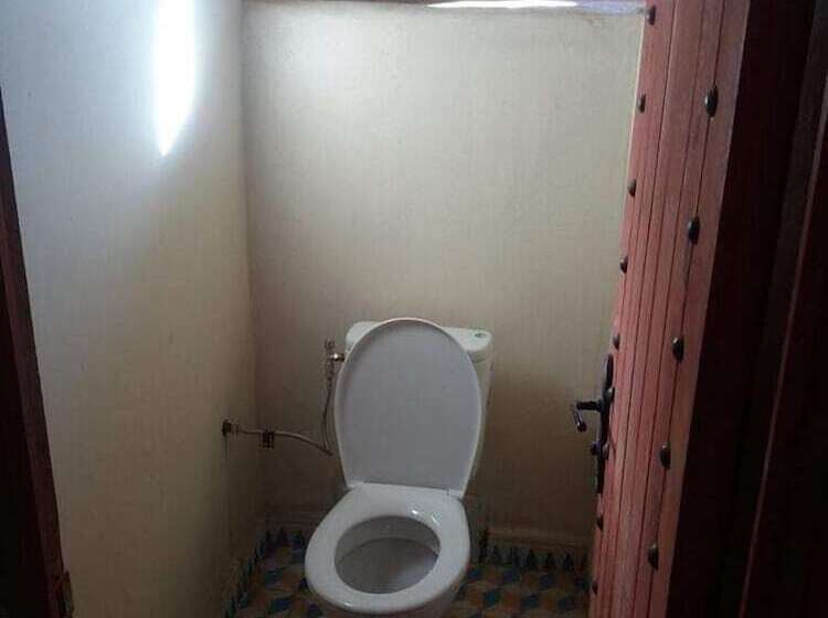 Chambre Triple Standard, Chez Belkacem