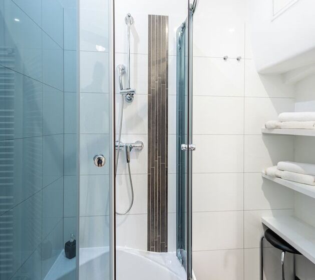 اتاق استاندارد, Kollmann Rooms And Apartments