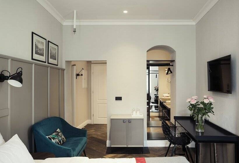 اتاق لوکس, Kollmann Rooms And Apartments