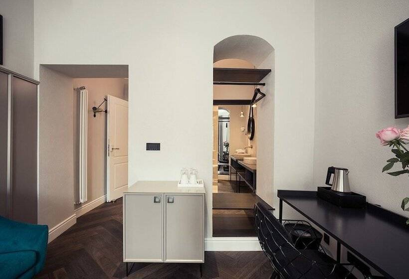 اتاق لوکس, Kollmann Rooms And Apartments