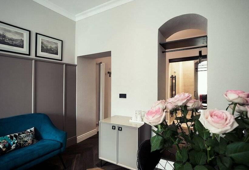 اتاق لوکس, Kollmann Rooms And Apartments