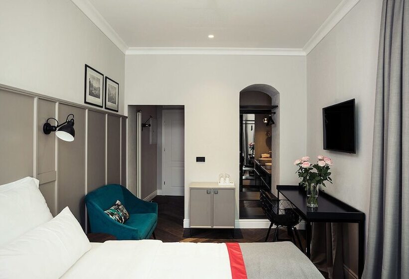 اتاق لوکس, Kollmann Rooms And Apartments