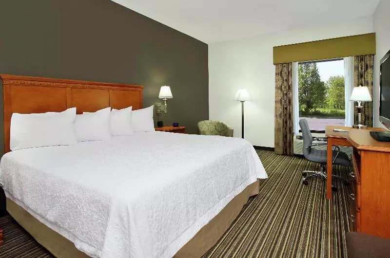 اتاق استاندارد برای معلولان, Best Western Plus Forest Park Inn