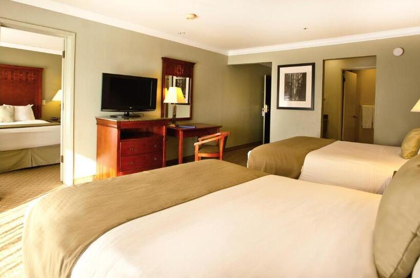 Family Suite, Best Western Plus Forest Park Inn