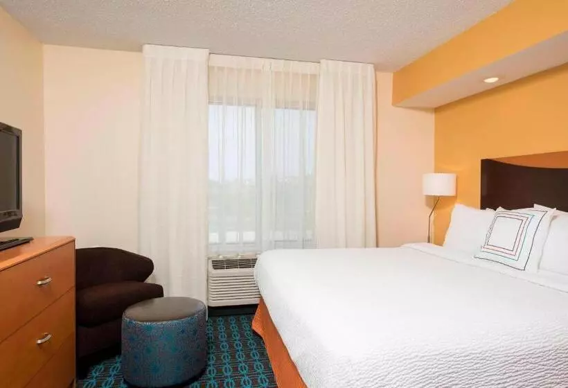 キングサイズベッドのスイートルーム, Fairfield Inn & Suites By Marriott Bloomington