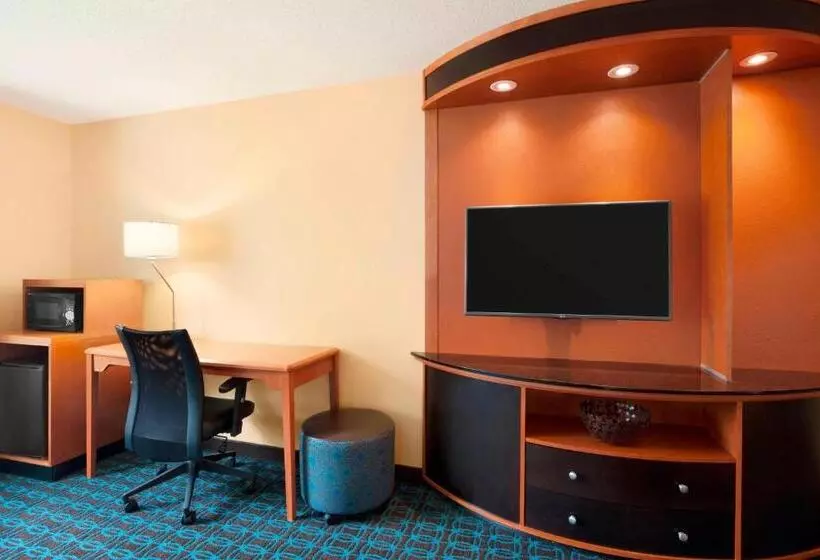 سوئیت با تخت بزرگ, Fairfield Inn & Suites Lansing West