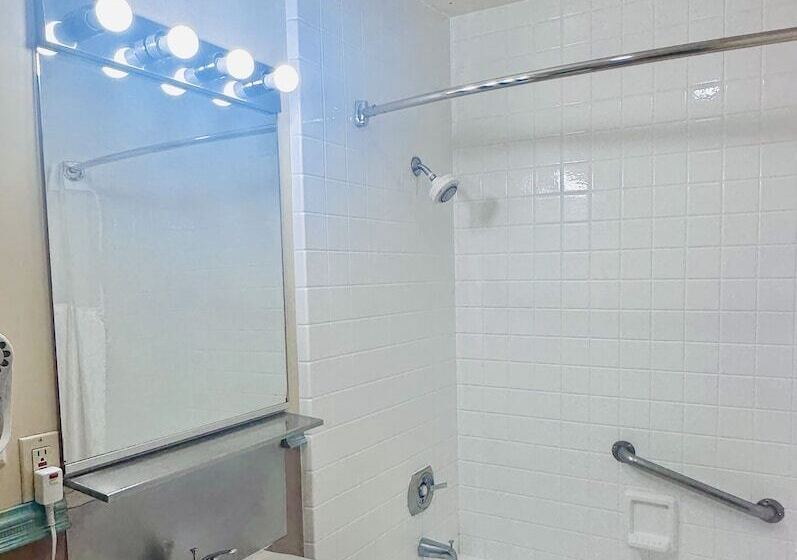 舒适型房间, Foghorn Harbor Inn