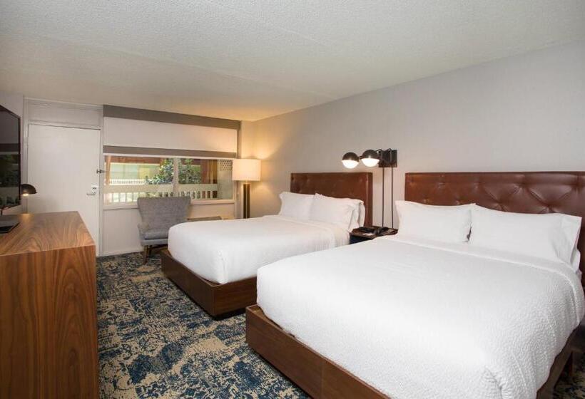 스탠다드 룸 풀장 전망, Four Points By Sheraton Eastham Cape Cod