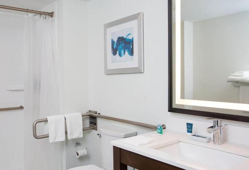 프리미엄 스튜디오, Four Points By Sheraton Eastham Cape Cod