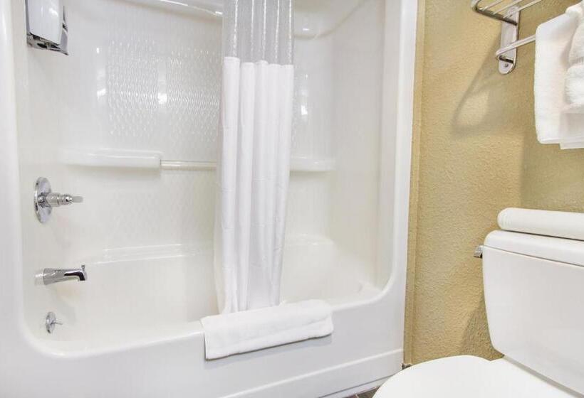 غرفة عائلية, Grand Oaks